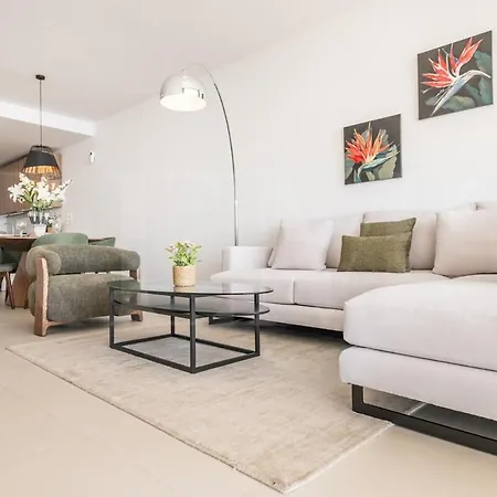 Sea View Haven With Pool, Terrace & Parking By Rems